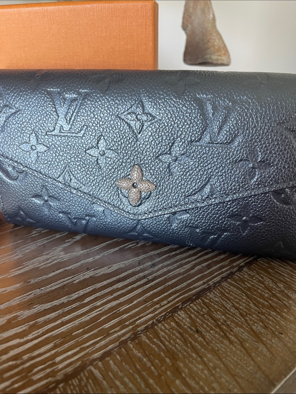 Louis Vuitton Metallic Crystal Floral Sarah Wallet - Picture 4 of 13